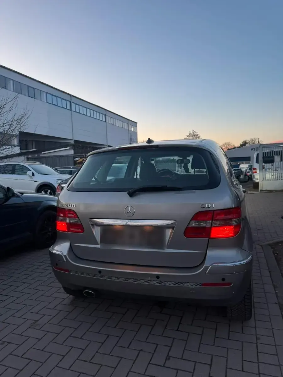 Gebraucht Mercedes B200 140 PS (102 kW) 2006 Silber Van / Kleinbus