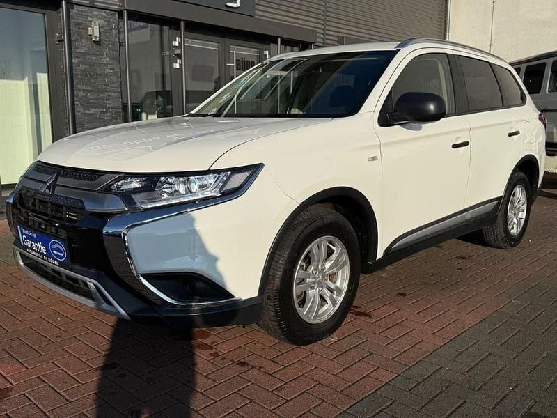 Weiß Gebraucht 2019 Mitsubishi Outlander Diamant Edition SUV | 17.999 € (Superpreis) - Bild 1/4