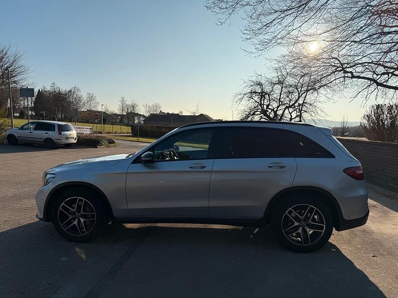 Gebraucht Mercedes GLC250 AMG line 204 PS (150 kW) 2017 Silber SUV