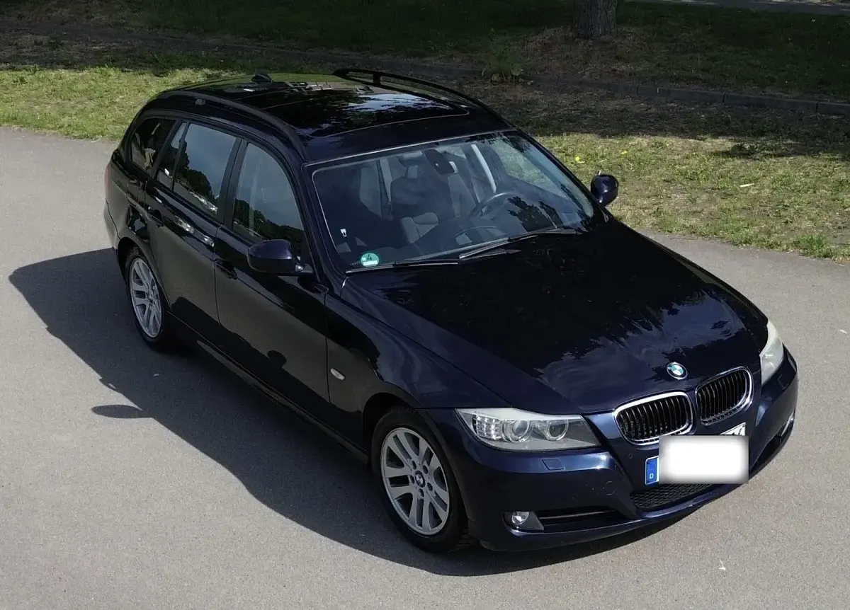 Gebraucht BMW 318 143 PS (105 kW) 2010 Blau Kombi
