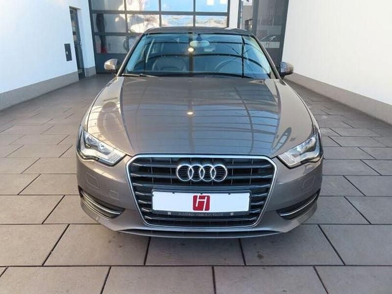 Gebraucht Audi A3 Ambiente 122 PS (89 kW) 2013 Grau Limousine