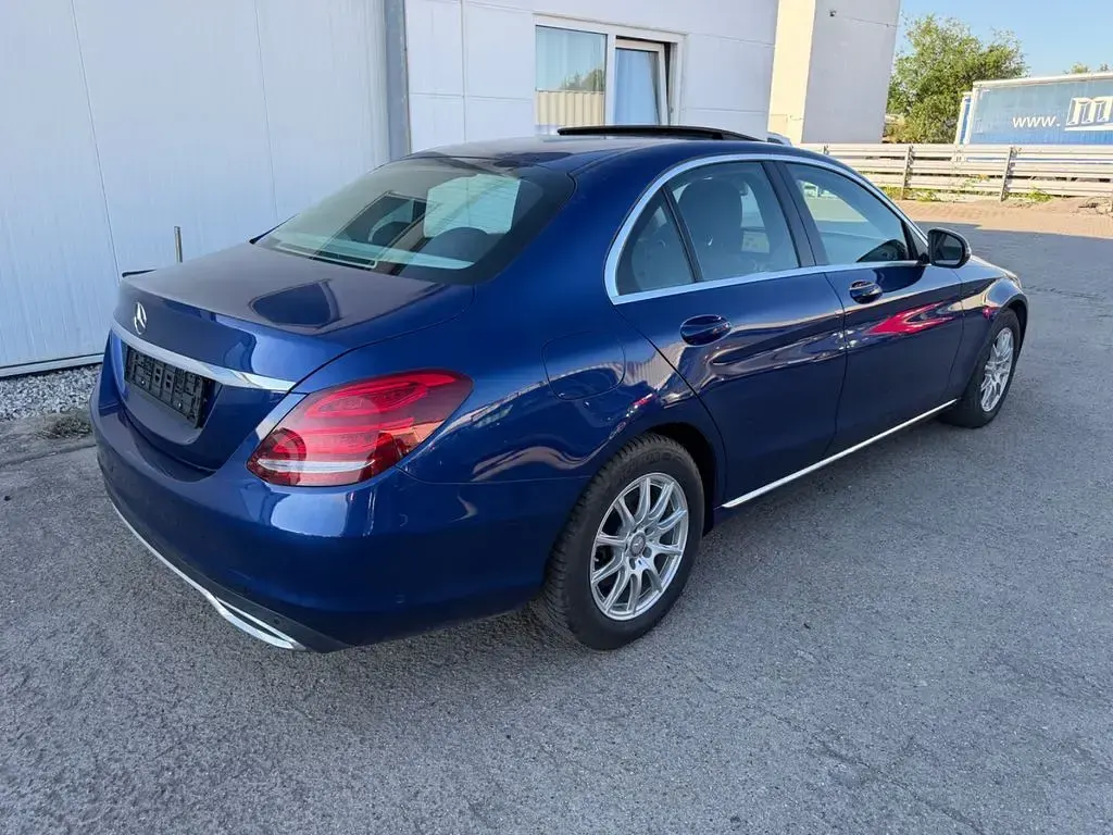 Gebraucht Mercedes C180 156 PS (114 kW) 2015 Blau Limousine