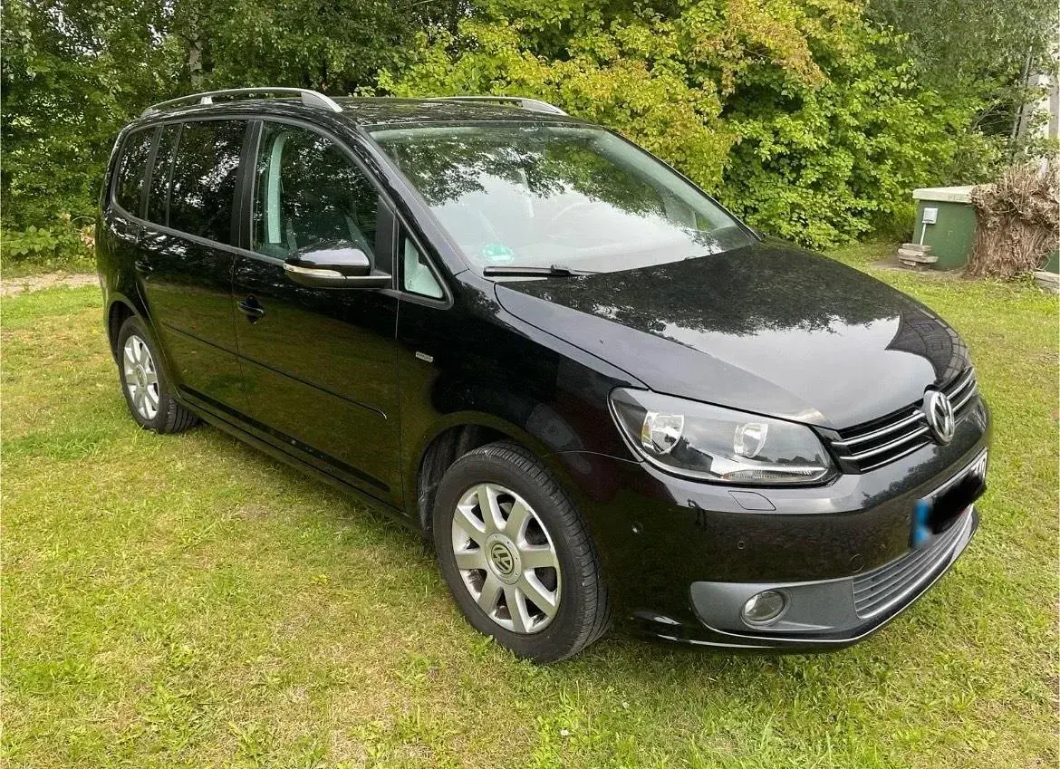 Gebraucht VW Touran Life 105 PS (77 kW) 2014 Schwarz Van / Kleinbus