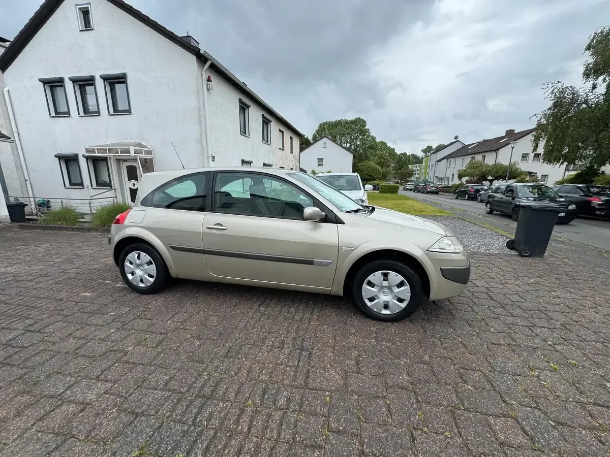 Gebraucht Renault Mégane II 2006 Gold Kleinwagen