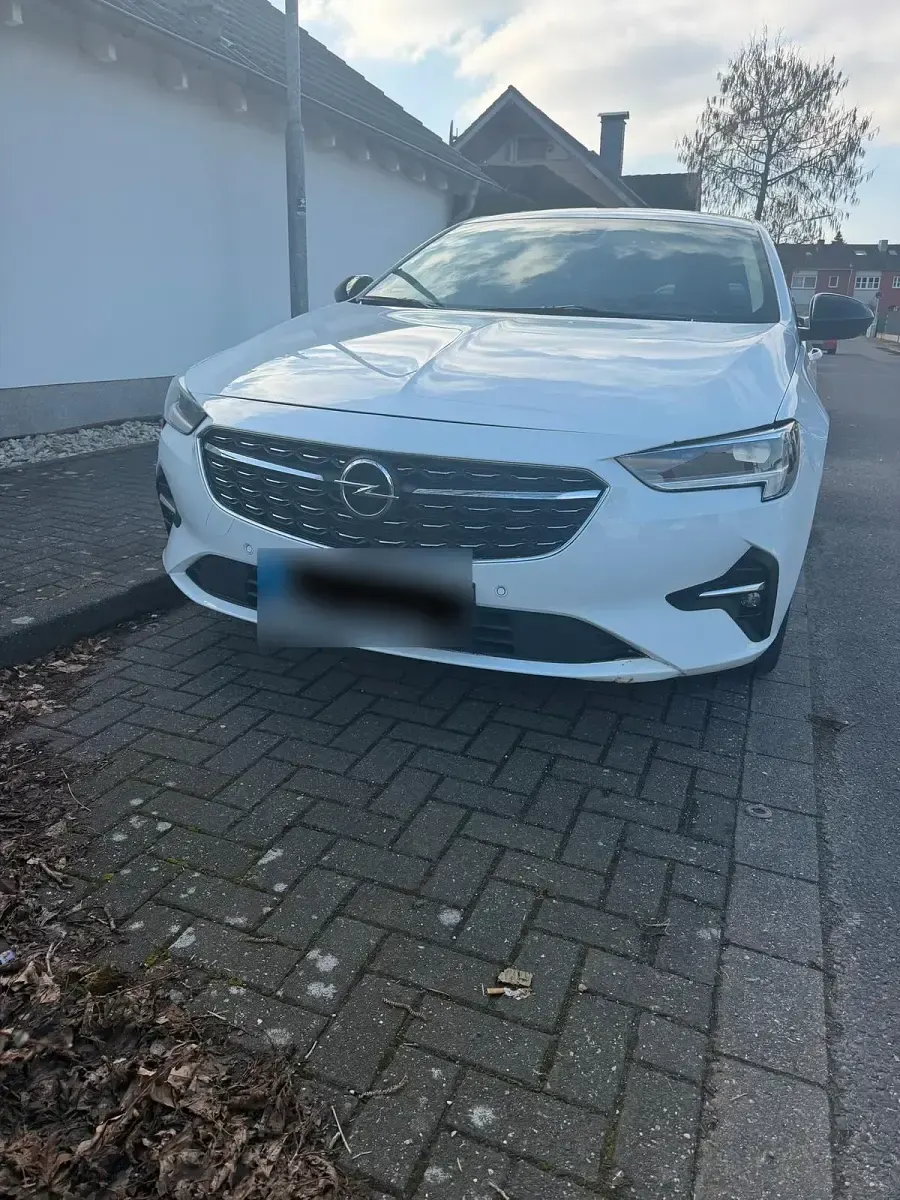 Gebraucht Opel Insignia 122 PS (89 kW) 2021 Weiß Limousine