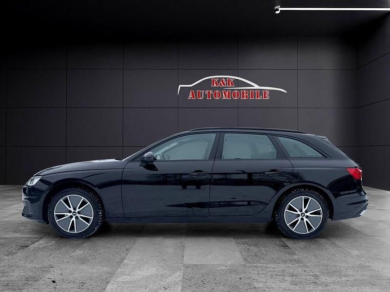 Gebraucht Audi A4 Advanced 163 PS (119 kW) 2022 Brillantschwarz Kombi