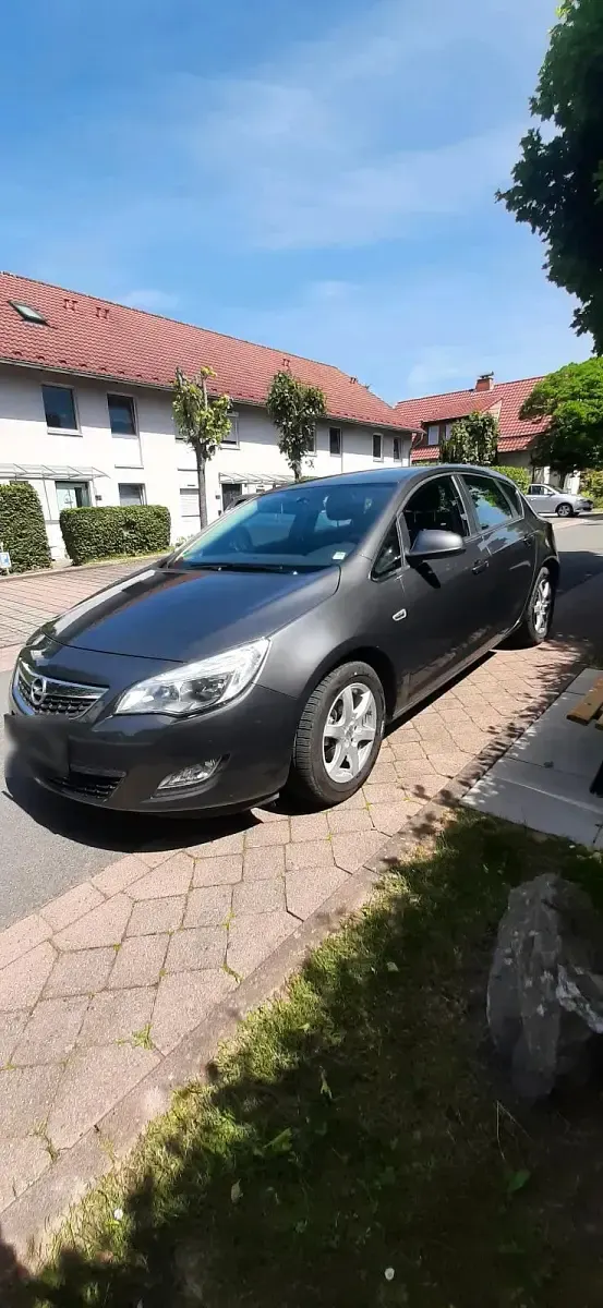 Gebraucht Opel Astra 116 PS (85 kW) 2010 Grau Limousine
