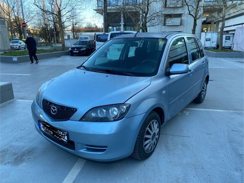 Blau Gebraucht 2006 Mazda 2 Limousine | 850 € (Superpreis) - Bild 1/4