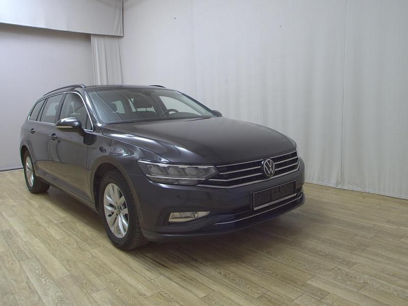 Gebraucht VW Passat Business 150 PS (110 kW) 2023 Grau Kombi