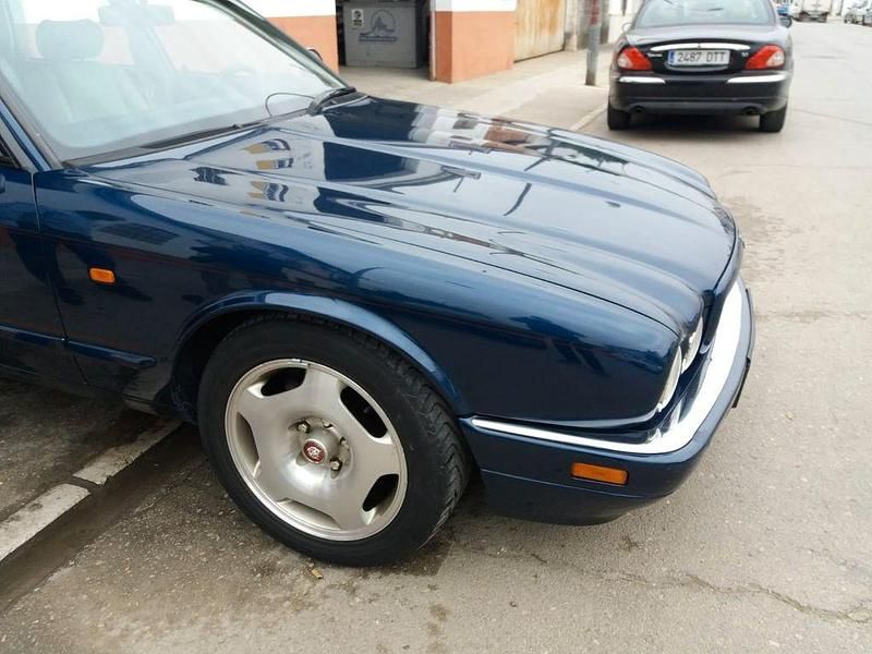 Gebraucht Jaguar XJR 325 PS (239 kW) 1996 Blau Limousine