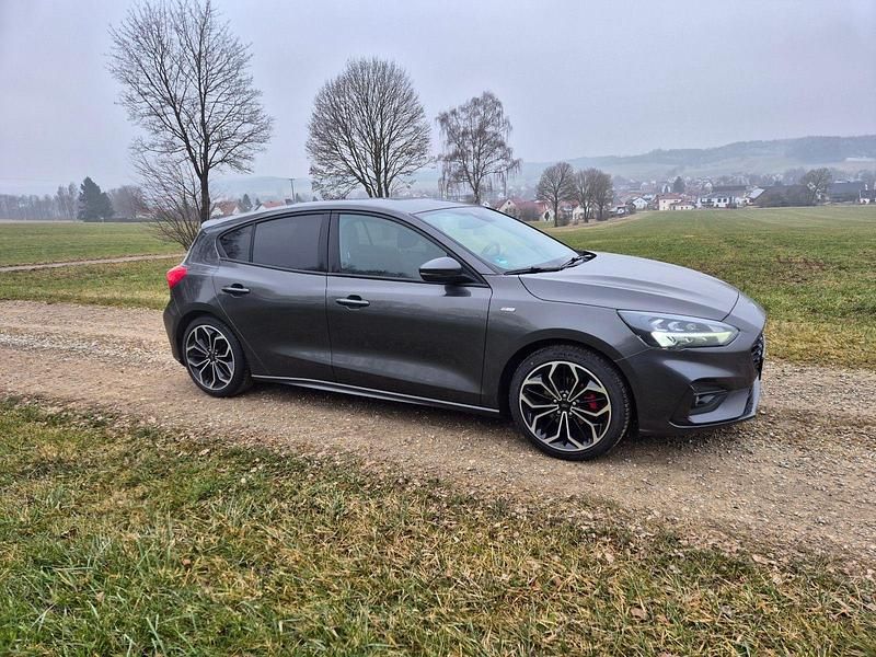 Gebraucht Ford Focus ST-Line X 155 PS (114 kW) 2021 Grau Kombi