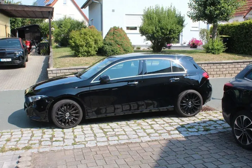 Gebraucht Mercedes A250 218 PS (160 kW) 2023 Schwarz Limousine