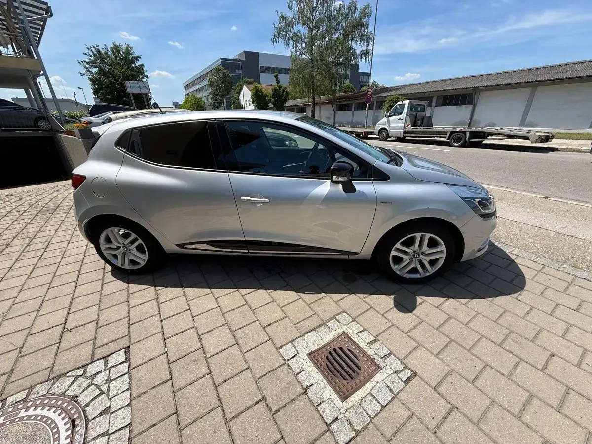 Gebraucht Renault Clio LIMITED 90 PS (66 kW) 2019 Silber Kombi