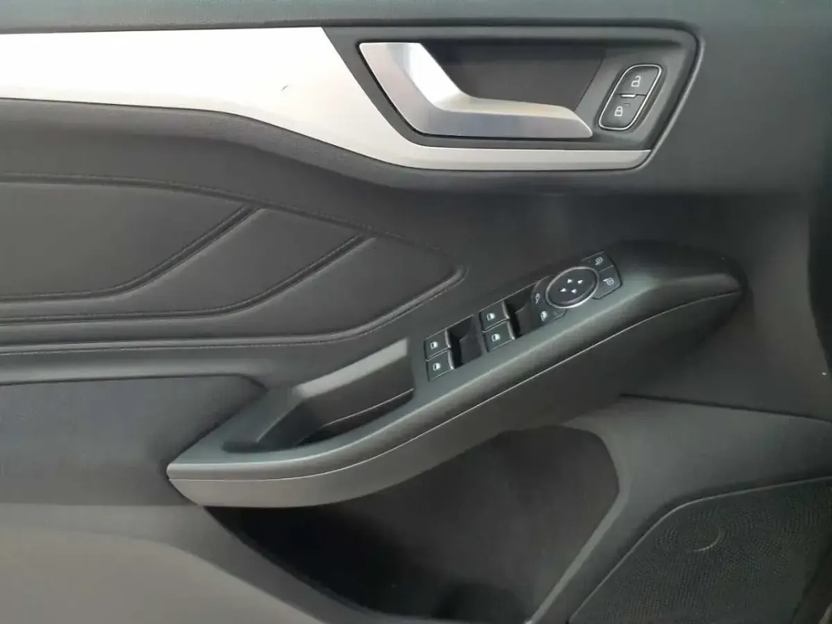 Gebraucht Ford Focus Cool & Connect 150 PS (110 kW) 2020 Blazerblau Kombi