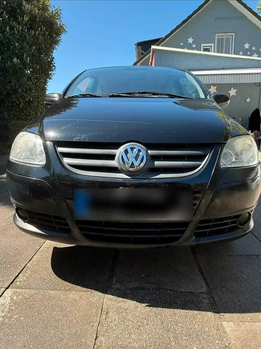 Gebraucht VW Fox 54 PS (39 kW) 2005 Schwarz Kleinwagen