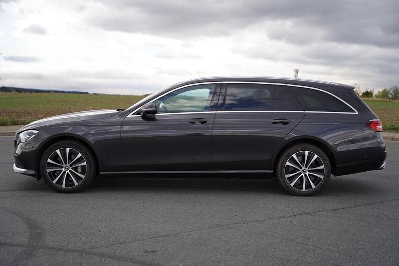 Gebraucht Mercedes E300 306 PS (225 kW) 2022 Grau Kombi
