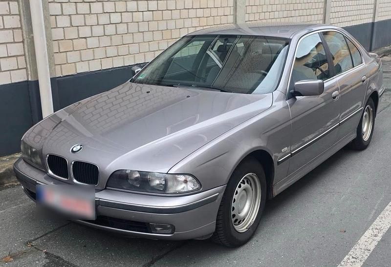 Gebraucht BMW 520 150 PS (110 kW) 2000 Grau Limousine