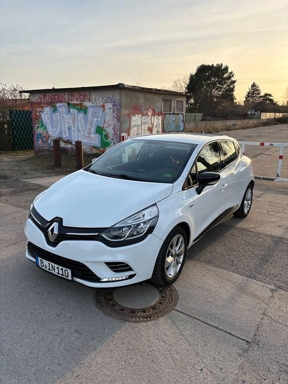 Gebraucht Renault Clio IV LIMITED 118 PS (86 kW) 2018 Weiß Limousine