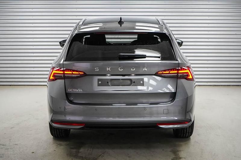Neu Skoda Octavia Selection 150 PS (110 kW) 2025 Graphite grau metallic (5x) Kombi