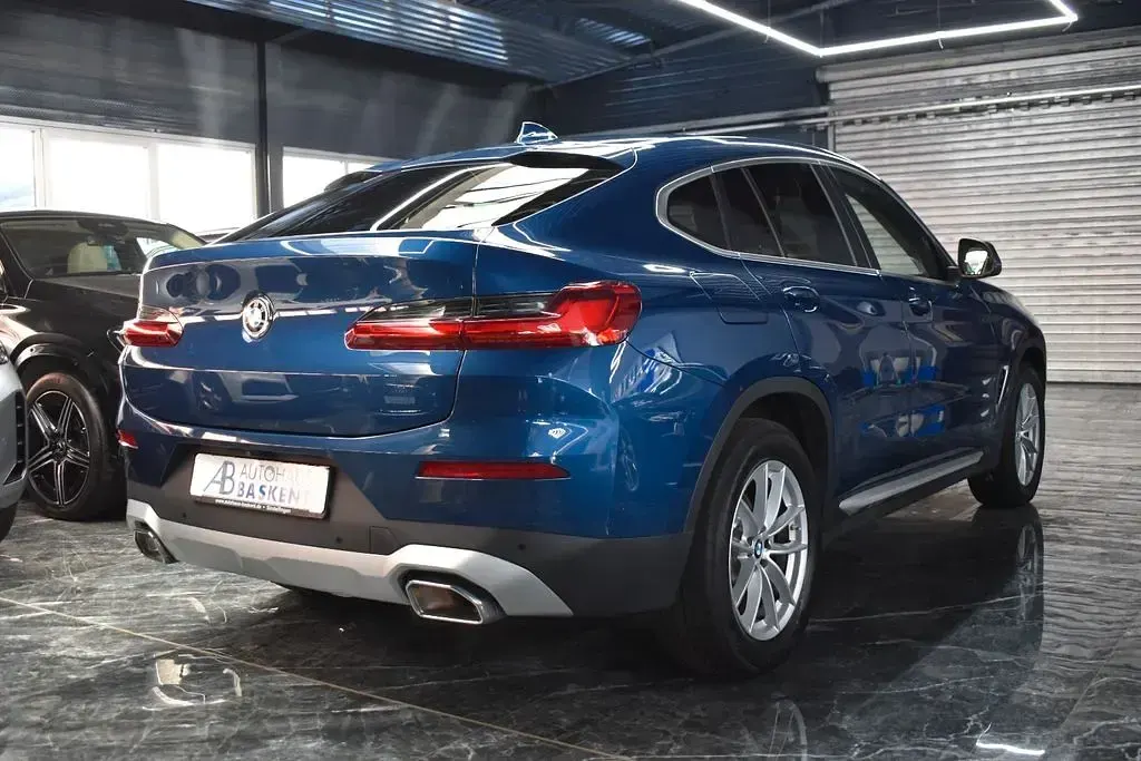 Gebraucht BMW X4 Performance 190 PS (139 kW) 2023 Blau SUV