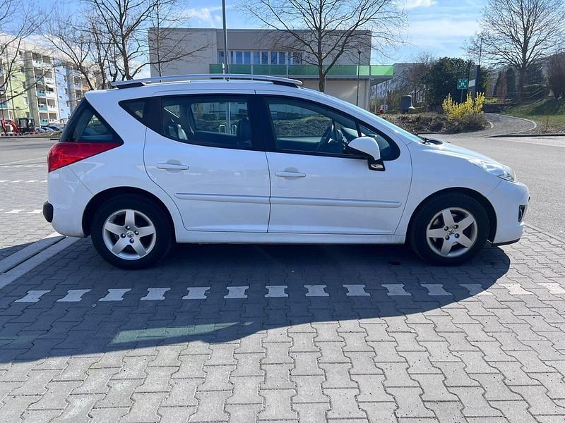 Gebraucht Peugeot 207 95 PS (69 kW) 2011 Weiß Kombi