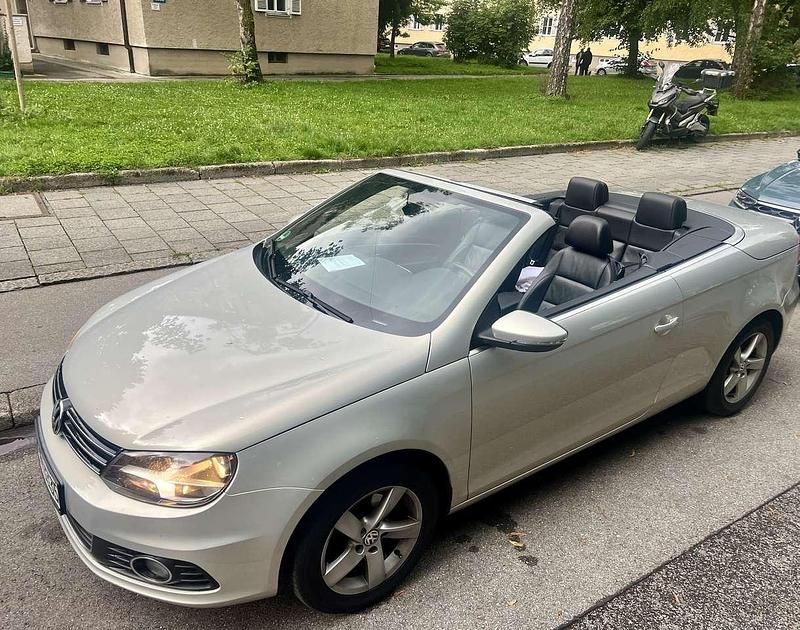 Silber Gebraucht 2011 VW Eos Cabrio | 7.900 € (Fairer Preis) - Bild 1/4