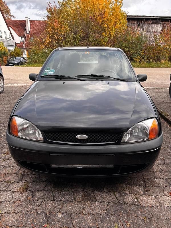 Schwarz Gebraucht 2001 Ford Fiesta Kleinwagen | 1.390 € (Fairer Preis) - Bild 1/4