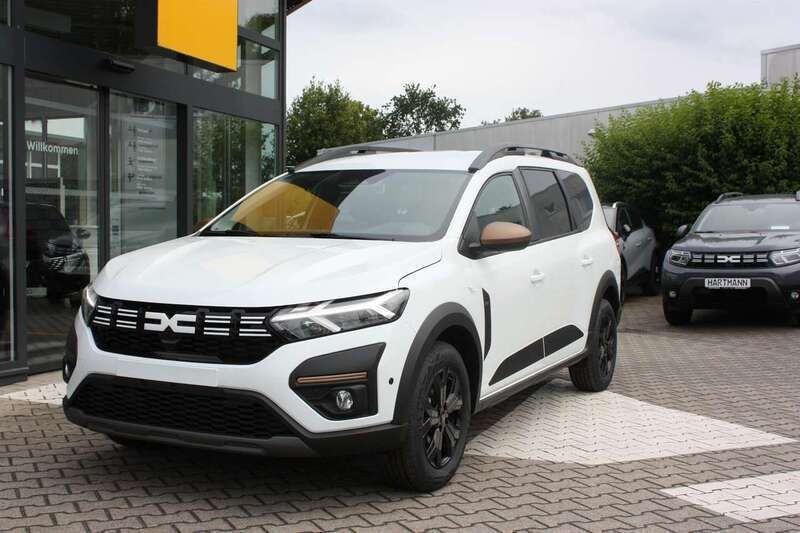 Gebraucht Dacia Jogger Essentiel 101 PS (74 kW) 2024 Arktisweiß Van / Kleinbus