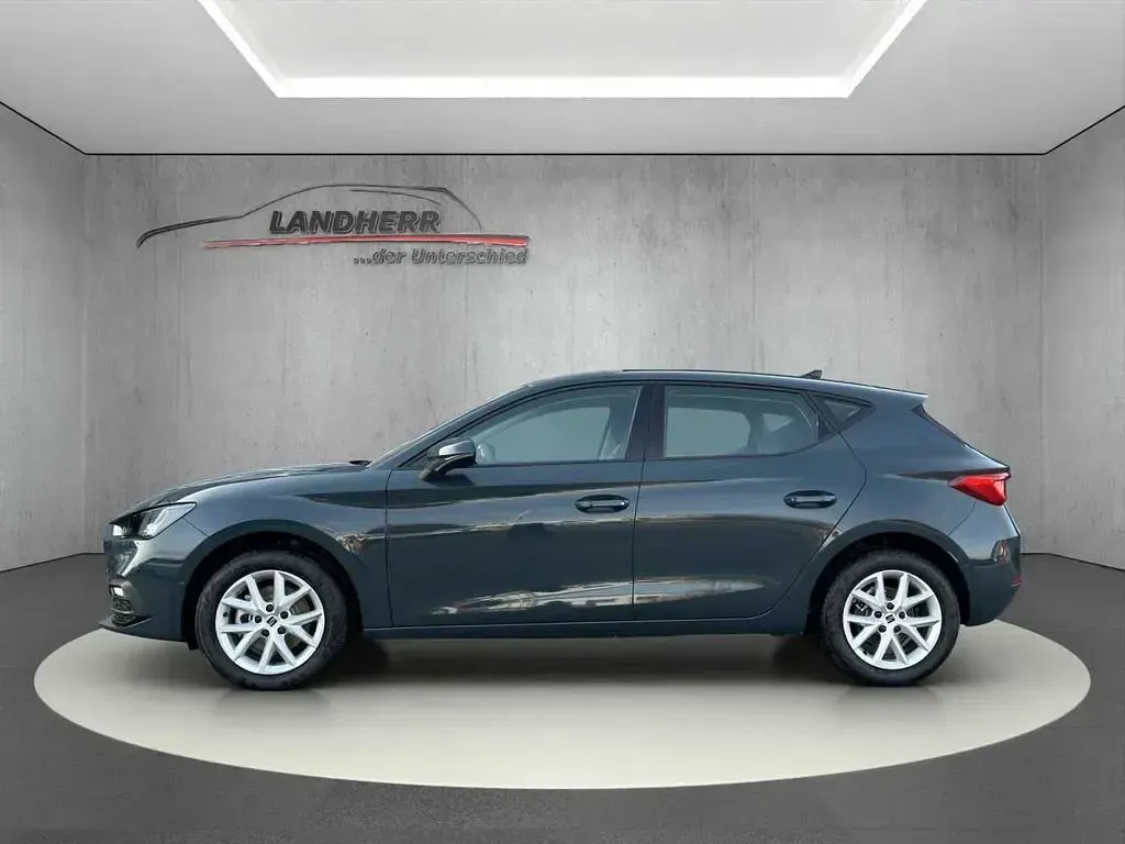 Nowe Seat Leon Style 116 KM (85 kW) 2025 Niebieski Sedan/Limuzyna