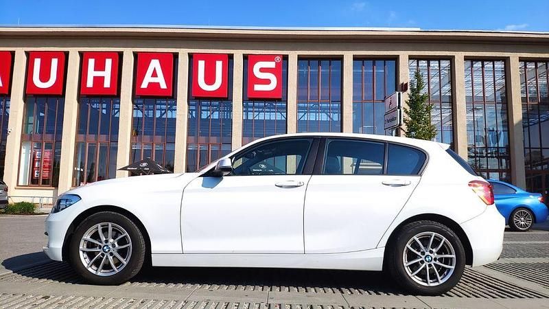 Weiß Gebraucht 2017 BMW 118 Advantage Kleinwagen | 11.000 € (Fairer Preis) - Bild 1/4