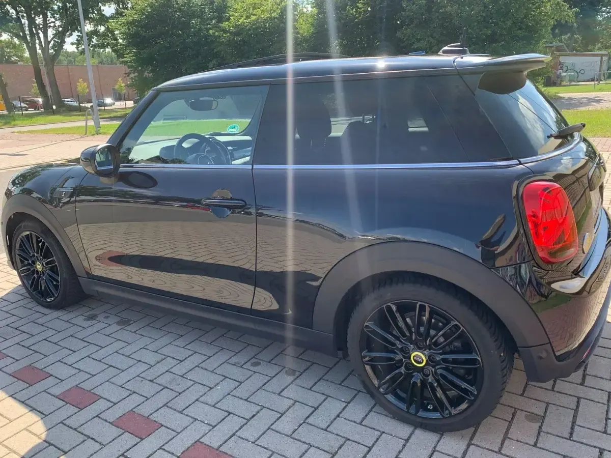 Gebraucht Mini Cooper SE Classic 135 kW (184 PS) 2022 Schwarz Kleinwagen