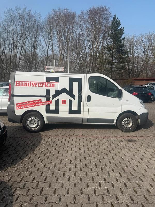 Gebraucht Renault Trafic 90 PS (66 kW) 2010 Weiß Van / Kleinbus
