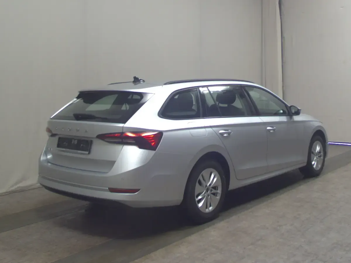 Gebraucht Skoda Octavia Ambition 150 PS (110 kW) 2022 Silber Kombi