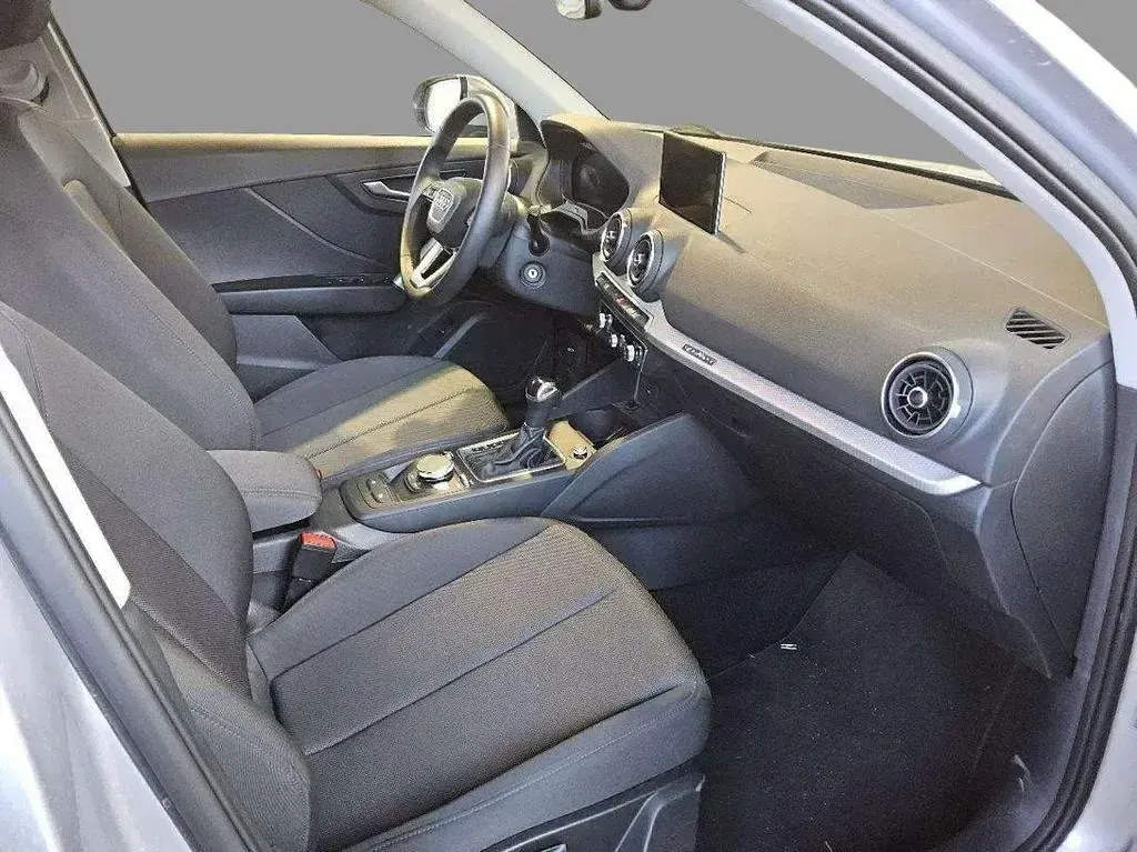 Gebraucht Audi Q2 Advanced 150 PS (110 kW) 2023 Silber SUV