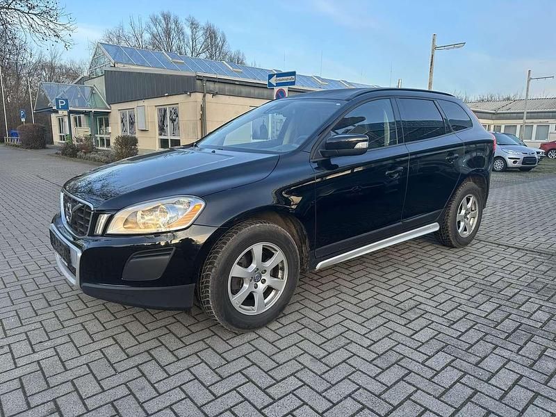 Black solid (stone) / solid Gebraucht 2010 Volvo XC60 SUV | 7.800 € (Fairer Preis) - Bild 1/4