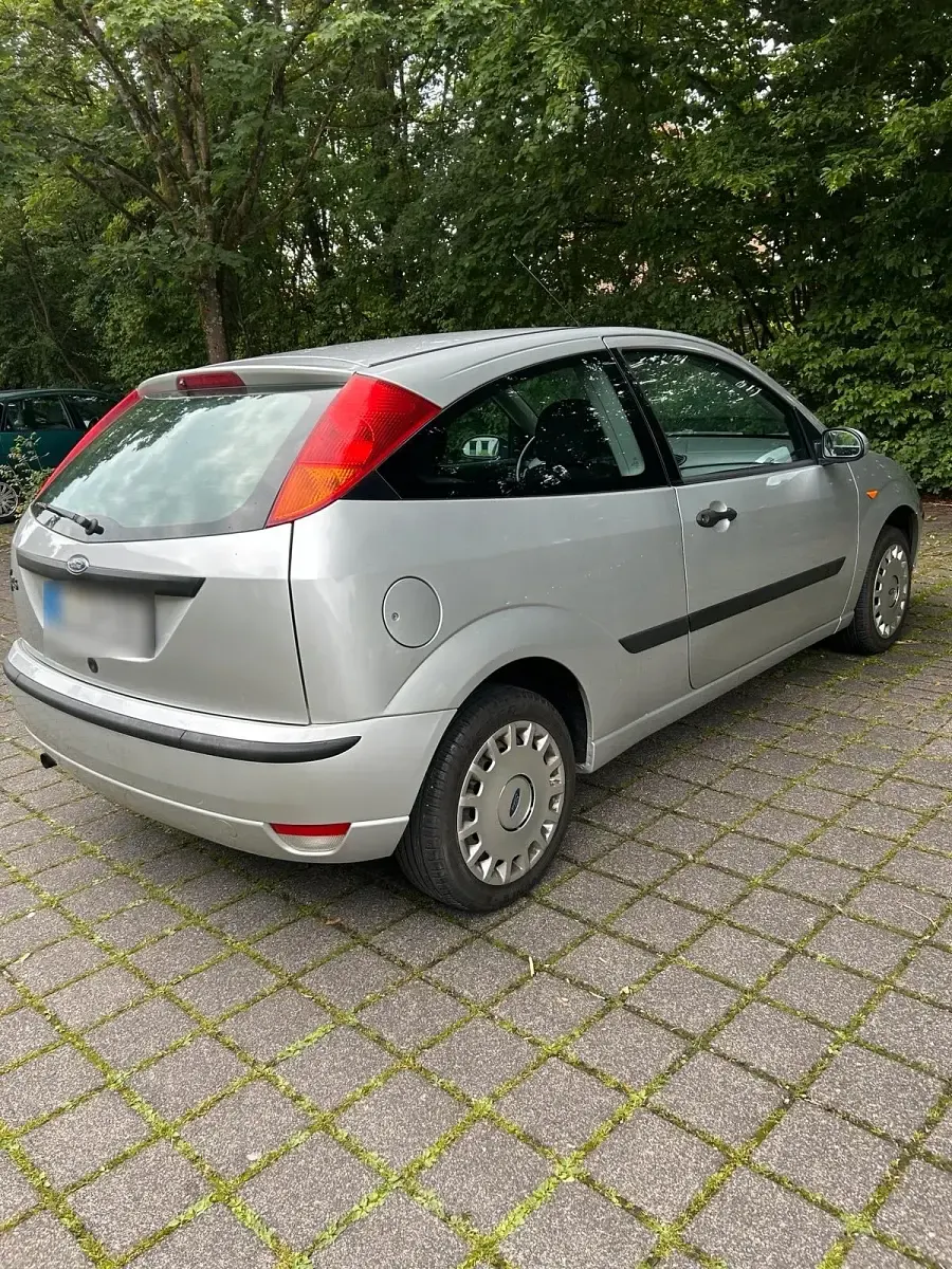 Gebraucht Ford Focus 75 PS (55 kW) 2003 Silber Kleinwagen