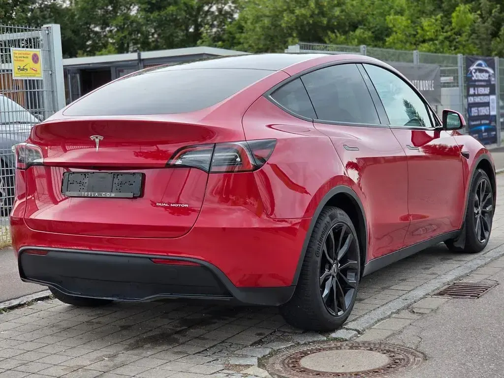 Gebraucht Tesla Model Y 378 kW (514 PS) 2023 Rot SUV