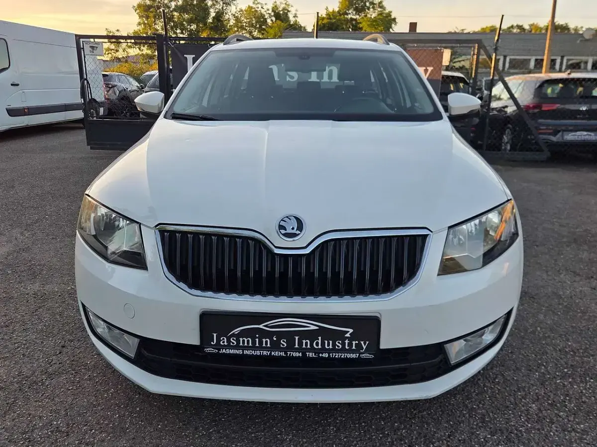 Gebraucht Skoda Octavia Ambition 105 PS (77 kW) 2014 Candyweiss Kombi