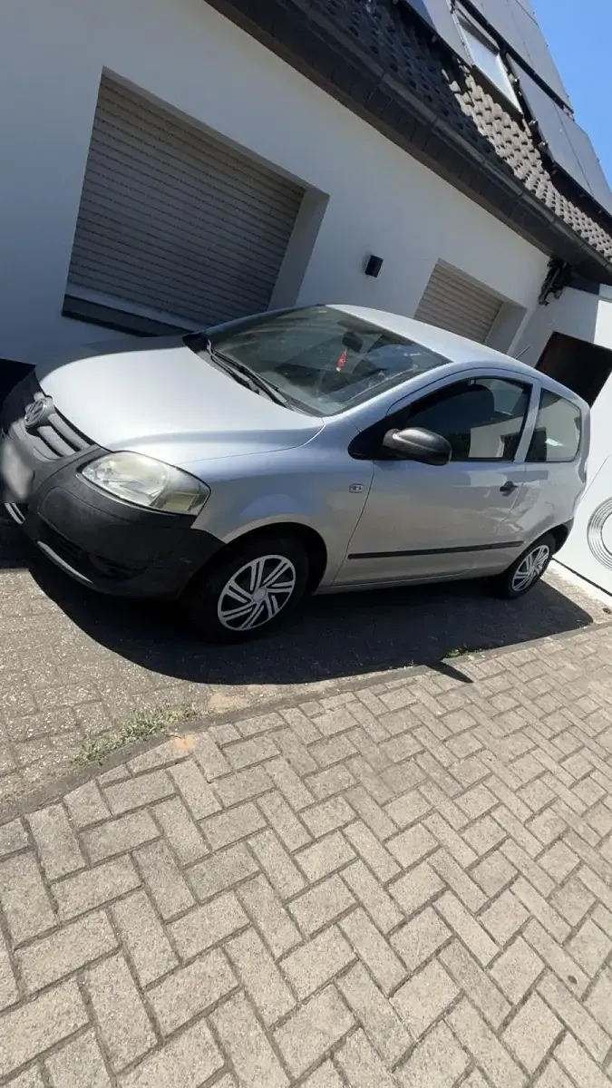 Gebraucht VW Fox 54 PS (39 kW) 2009 Silber Kleinwagen