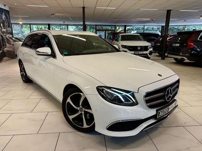 Gebraucht Mercedes E220 194 PS (142 kW) 2019 Andere Limousine