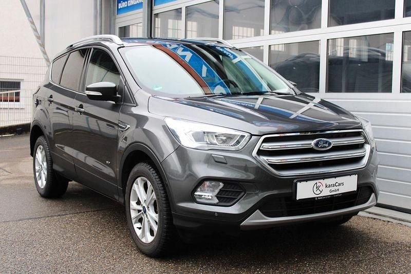 Gebraucht Ford Kuga 150 PS (110 kW) 2018 Grau SUV
