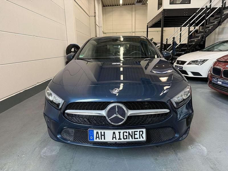 Gebraucht Mercedes A180 Progressive 136 PS (100 kW) 2020 Blau Limousine
