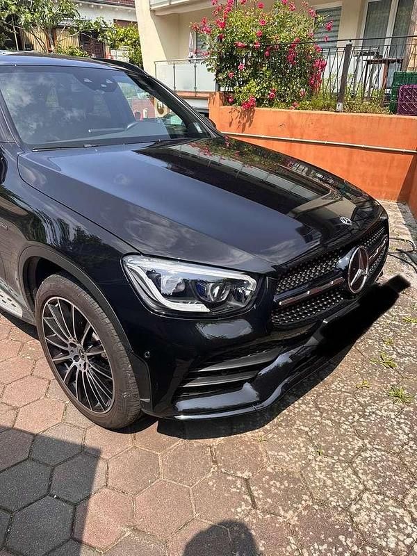 Gebraucht 2020 Mercedes GLC300e AMG line SUV | 39.500 € (Etwas zu teuer) - Bild 1/4
