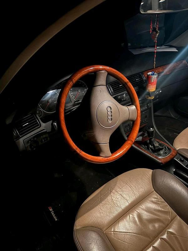 Silber Gebraucht 2004 Audi A6 Kombi | 2.800 € - Bild 1/4