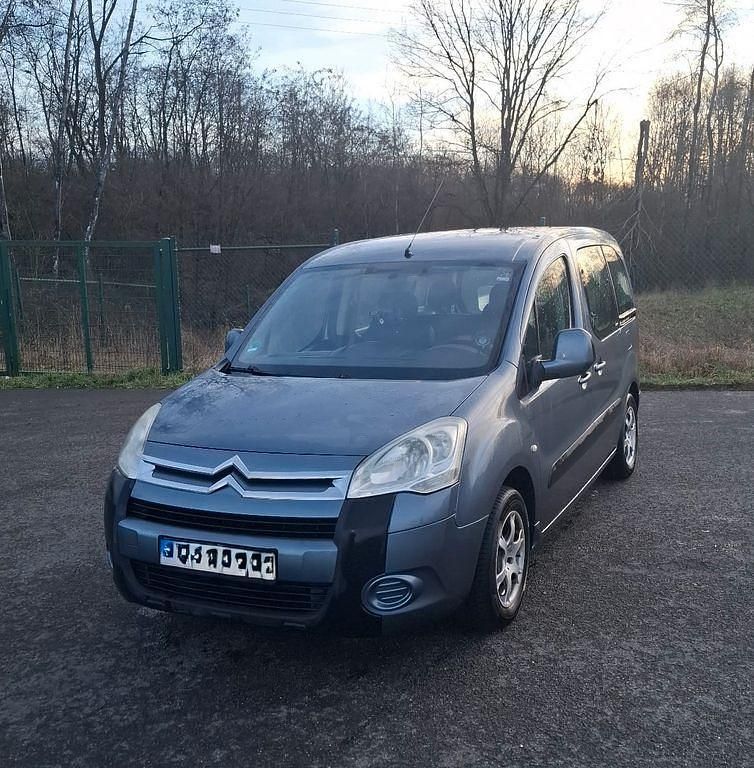 Grau Gebraucht 2009 Citroën Berlingo Van / Kleinbus | 5.900 € (Etwas zu teuer) - Bild 1/4