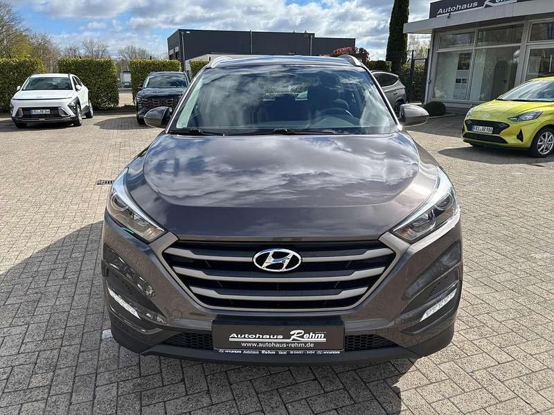 Gebraucht Hyundai Tucson Style 132 PS (97 kW) 2017 Moon rock SUV