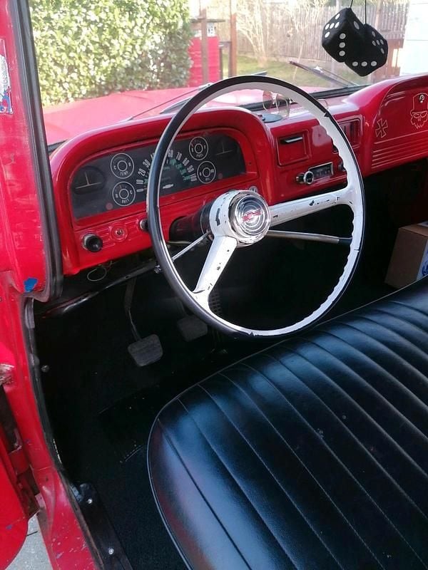 Gebraucht Chevrolet C10 104 PS (76 kW) 1963 Rot Pickup