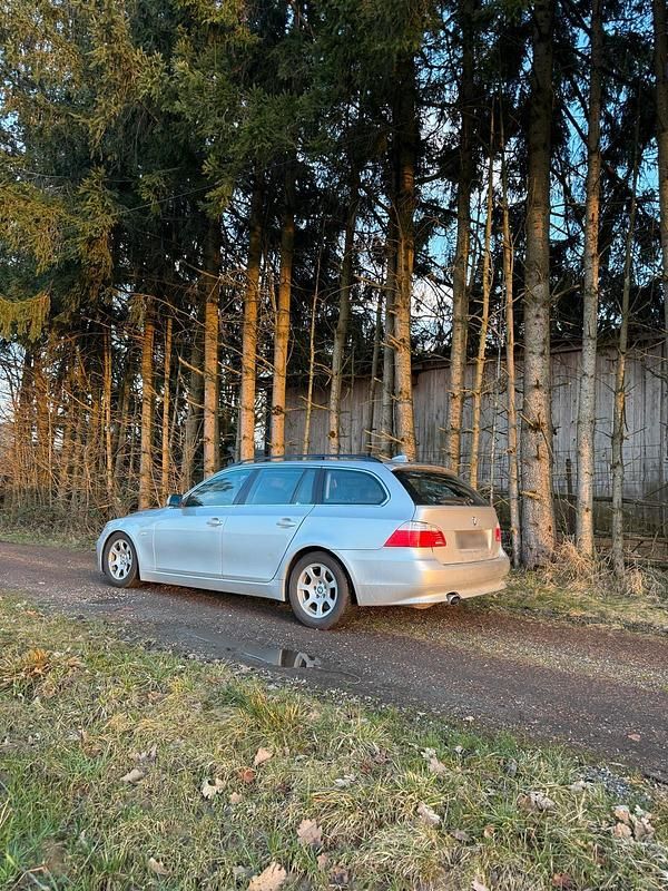 Gebraucht BMW 520 Sport Line 177 PS (130 kW) 2008 Silber Kombi