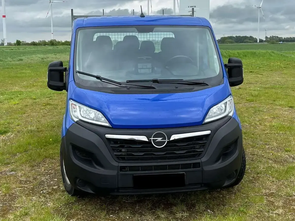Używany Opel Movano 140 KM (102 kW) 2022 Niebieski Van