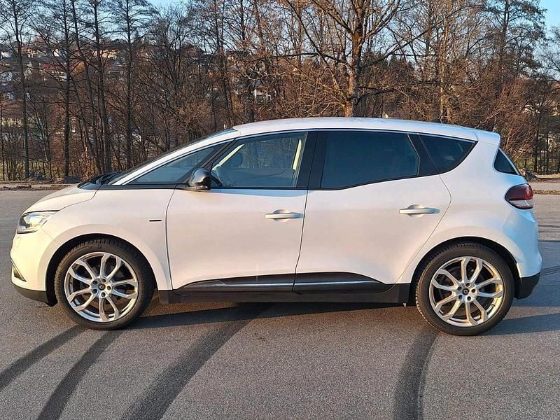 Gebraucht Renault Scénic IV 140 PS (102 kW) 2019 Weiß Van / Kleinbus